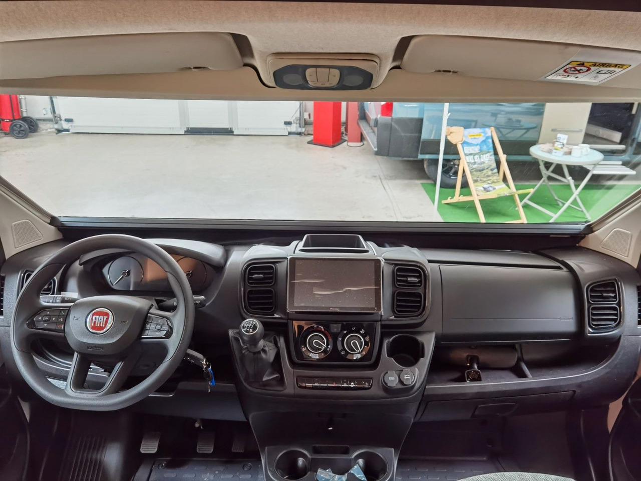 Alcove motorhome Chausson C 514 / 140PS / ARCTIC & ZUBEHÖR - PAKET / 5.99M: picture 11 Alcove motorhome Chausson C 514 / 140PS / ARCTIC & ZUBEHÖR - PAKET / 5.99M: picture 11