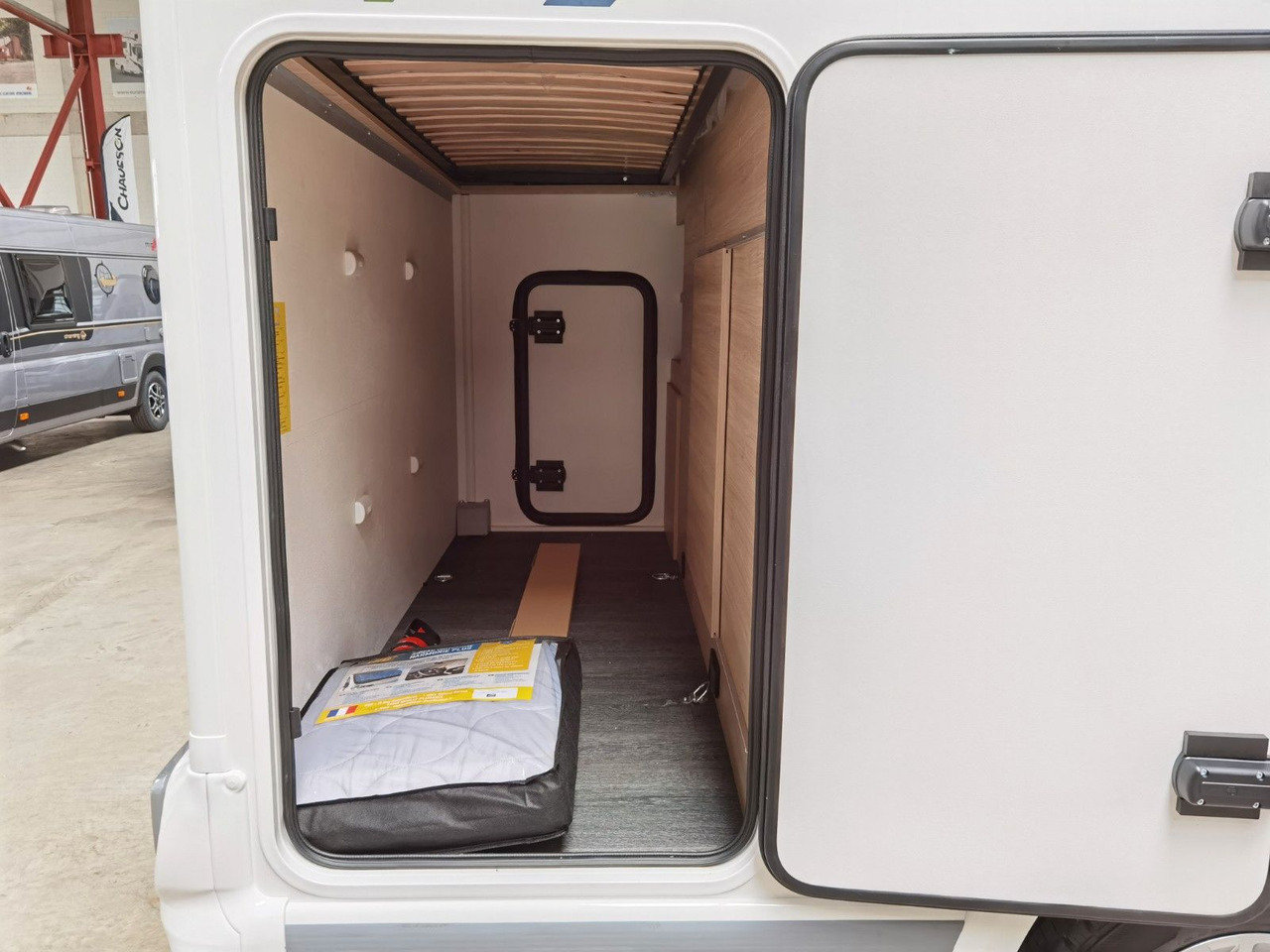 Alcove motorhome Chausson C 514 / 140PS / ARCTIC & ZUBEHÖR - PAKET / 5.99M: picture 9 Alcove motorhome Chausson C 514 / 140PS / ARCTIC & ZUBEHÖR - PAKET / 5.99M: picture 9