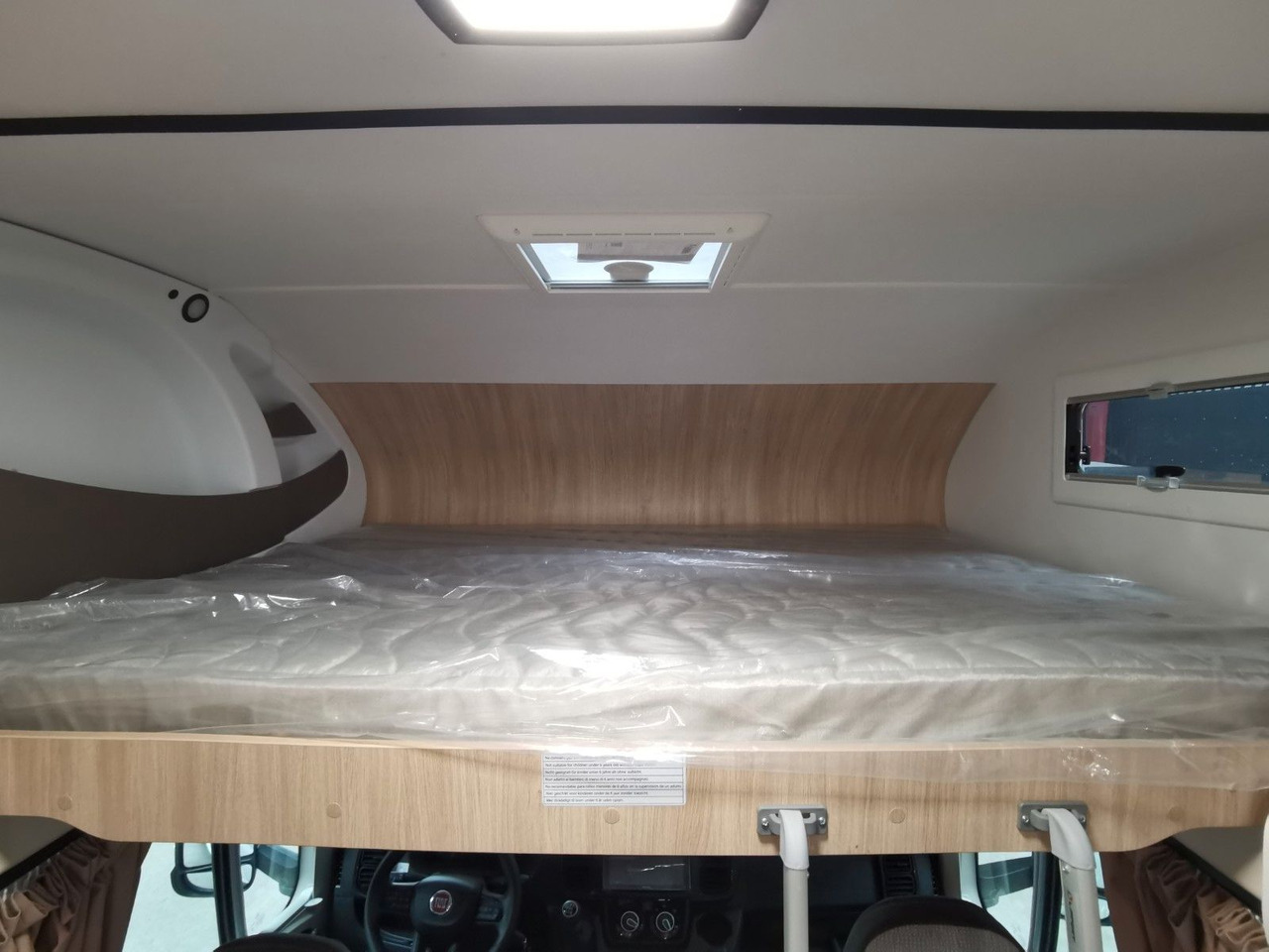 Alcove motorhome Chausson C 514 / 140PS / ARCTIC & ZUBEHÖR - PAKET / 5.99M: picture 18 Alcove motorhome Chausson C 514 / 140PS / ARCTIC & ZUBEHÖR - PAKET / 5.99M: picture 18