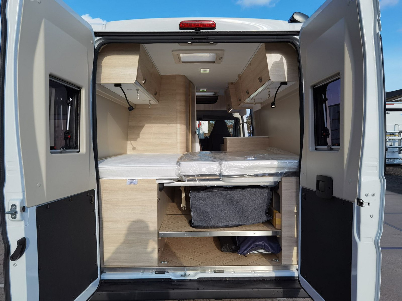 Chausson V697 FIRST LINE / - 2025 - /140PS / EINZELBETTEN Chausson V697 FIRST LINE / - 2025 - /140PS / EINZELBETTEN on lease Chausson V697 FIRST LINE / - 2025 - /140PS / EINZELBETTEN Chausson V697 FIRST LINE / - 2025 - /140PS / EINZELBETTEN: picture 8