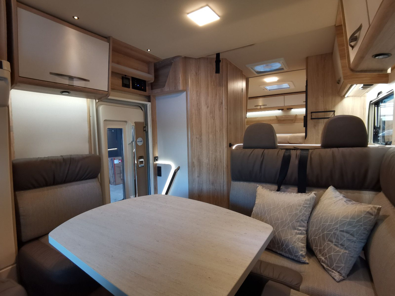 Semi-integrated motorhome Eura Mobil PROFILA RS 695 EB /-2026-/ HUBBETT& EINZELBETTEN: picture 15 Semi-integrated motorhome Eura Mobil PROFILA RS 695 EB /-2026-/ HUBBETT& EINZELBETTEN: picture 15