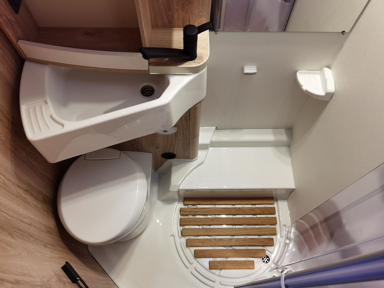 Semi-integrated motorhome Eura Mobil PROFILA RS 695 EB /-2026-/ HUBBETT& EINZELBETTEN: picture 23 Semi-integrated motorhome Eura Mobil PROFILA RS 695 EB /-2026-/ HUBBETT& EINZELBETTEN: picture 23