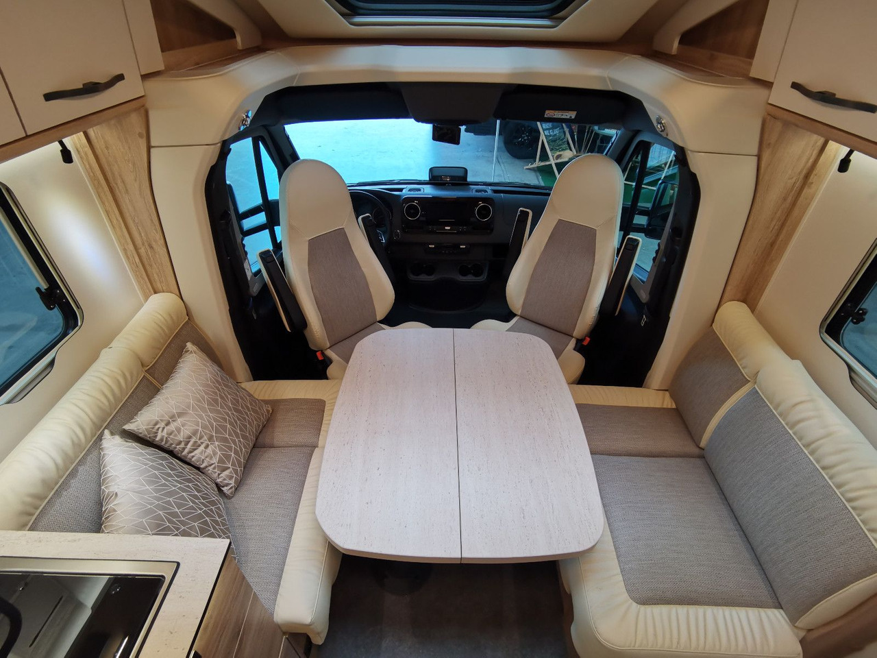 Semi-integrated motorhome Eura Mobil PROFILA T 726 QF FREESTYLE / SONDERMODELL 2026: picture 14