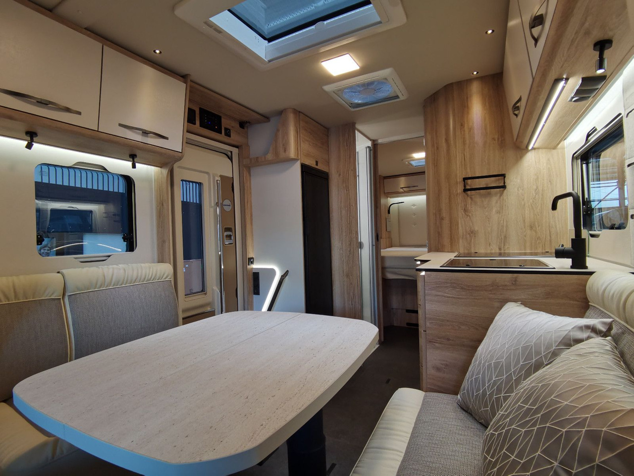 Semi-integrated motorhome Eura Mobil PROFILA T 726 QF FREESTYLE / SONDERMODELL 2026: picture 15