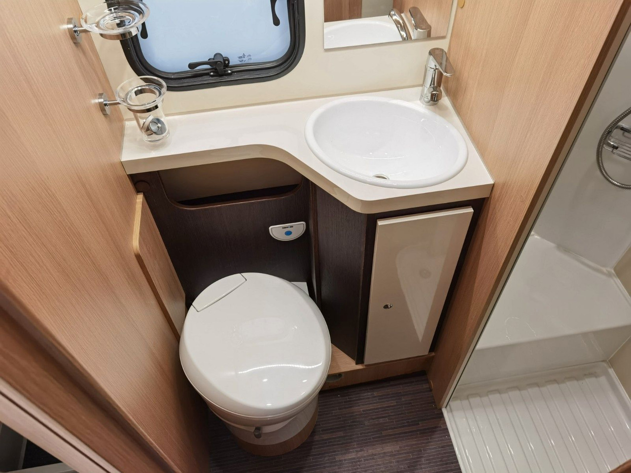 Semi-integrated motorhome Forster T 699 HB / 140PS / HUBBETT & HECKBETT: picture 21 Semi-integrated motorhome Forster T 699 HB / 140PS / HUBBETT & HECKBETT: picture 21