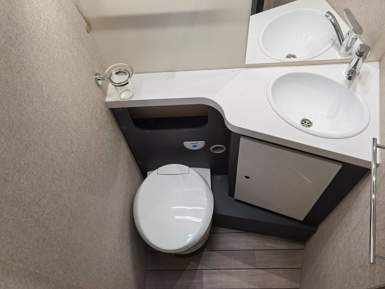 Semi-integrated motorhome Forster T 745 EB / -2025- / 180 PS- 8.G. AUTOMATIK: picture 20 Semi-integrated motorhome Forster T 745 EB / -2025- / 180 PS- 8.G. AUTOMATIK: picture 20