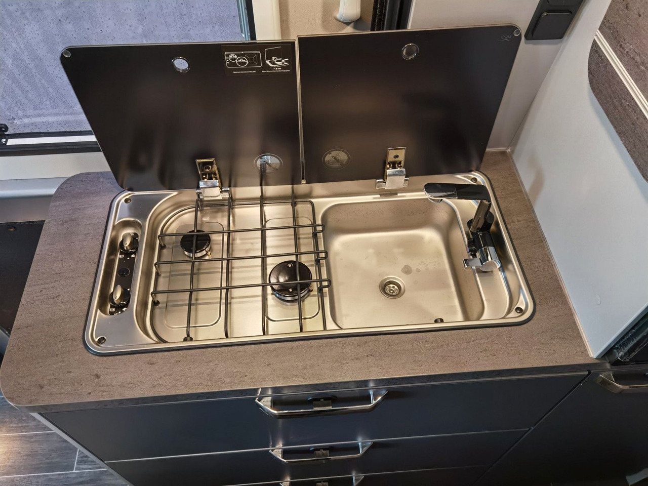 Camper van Weinsberg CARABUS 630 ME-EDITION FIRE /-2026-/EINZELBETTEN: picture 18 Camper van Weinsberg CARABUS 630 ME-EDITION FIRE /-2026-/EINZELBETTEN: picture 18