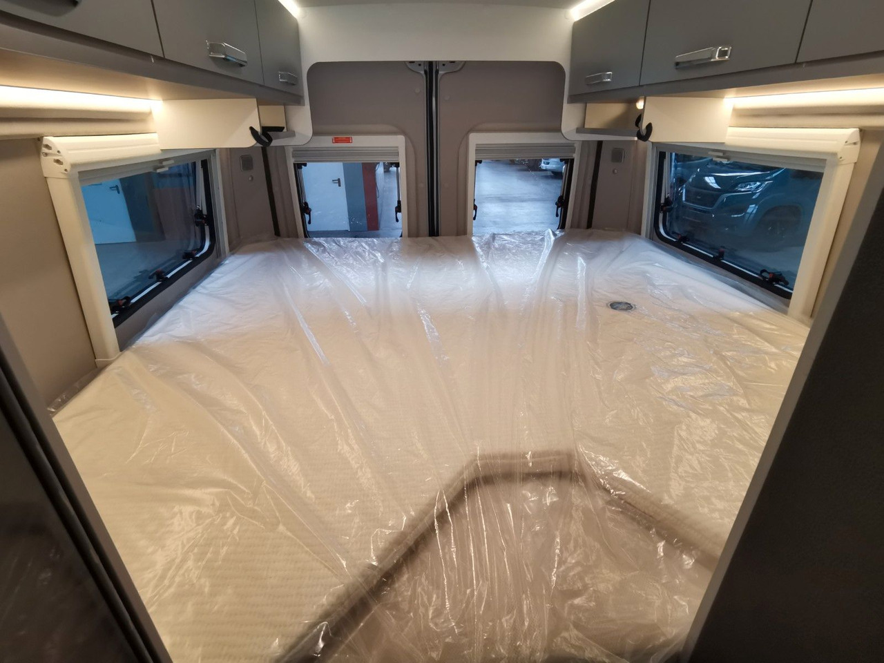 Camper van Weinsberg CARABUS 630 ME-EDITION FIRE /-2026-/EINZELBETTEN: picture 19 Camper van Weinsberg CARABUS 630 ME-EDITION FIRE /-2026-/EINZELBETTEN: picture 19