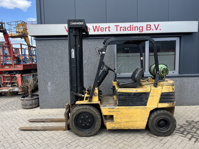 Daewoo G25S-2 triplo550 freelift 3e functie LPG - LPG forklift: picture 1 Daewoo G25S-2 triplo550 freelift 3e functie LPG - LPG forklift: picture 1