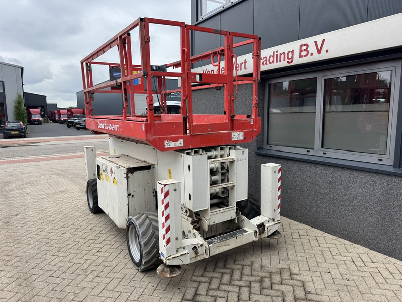 Genie GS-4069 RT Hoogwerker / arbeitsbuhne 14mtr werkhoogte 4x4 Kubota DIESEL 2013 - Scissor lift: picture 4 Genie GS-4069 RT Hoogwerker / arbeitsbuhne 14mtr werkhoogte 4x4 Kubota DIESEL 2013 - Scissor lift: picture 4