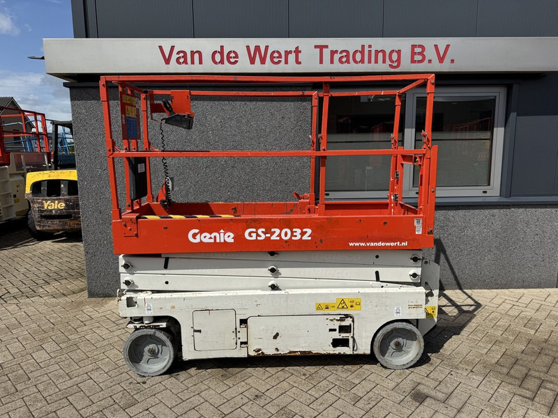Genie GS2032 schaarlift schaar hoogwerker 2013 uur 8mtr werkhoogte Keuring 6-2026 - Scissor lift: picture 1 Genie GS2032 schaarlift schaar hoogwerker 2013 uur 8mtr werkhoogte Keuring 6-2026 - Scissor lift: picture 1