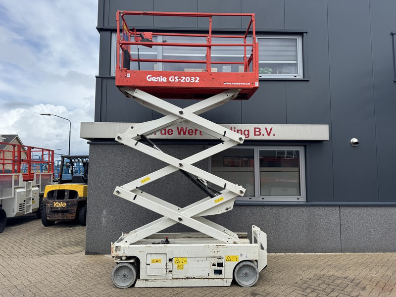 Genie GS2032 schaarlift schaar hoogwerker 2013 uur 8mtr werkhoogte - Scissor lift: picture 5 Genie GS2032 schaarlift schaar hoogwerker 2013 uur 8mtr werkhoogte - Scissor lift: picture 5