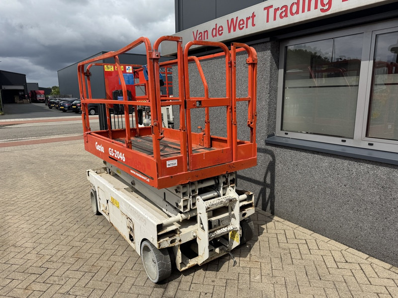 Genie GS2046 schaarlift schaar hoogwerker 2012 uur 8mtr werkhoogte - Scissor lift: picture 4 Genie GS2046 schaarlift schaar hoogwerker 2012 uur 8mtr werkhoogte - Scissor lift: picture 4