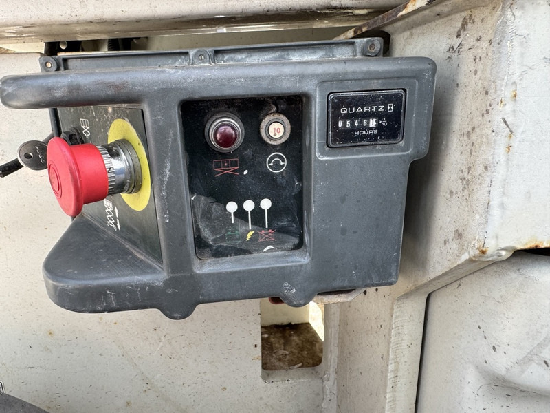 Scissor lift JLG 2030ES Schaarhoogwerker / Scissor lift 8Meter Werkhoogte 2014 Elektrisch: picture 11 Scissor lift JLG 2030ES Schaarhoogwerker / Scissor lift 8Meter Werkhoogte 2014 Elektrisch: picture 11