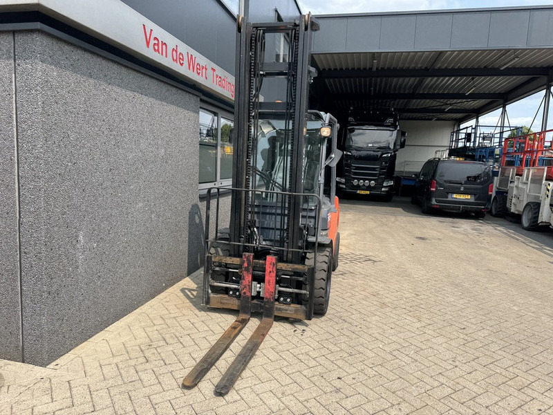Toyota 02-8 FDF 30 - Diesel forklift: picture 4 Toyota 02-8 FDF 30 - Diesel forklift: picture 4