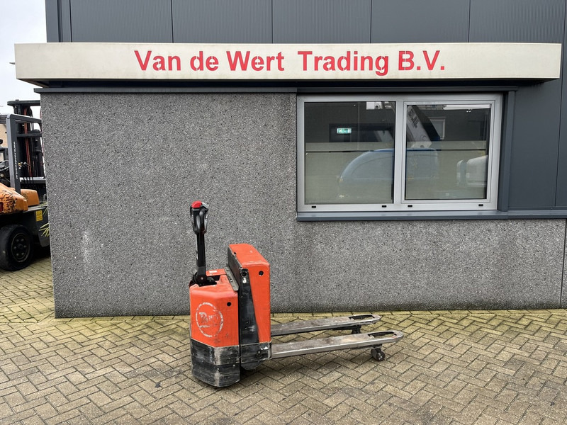 Toyota LWE 180 - Pallet truck: picture 2 Toyota LWE 180 - Pallet truck: picture 2