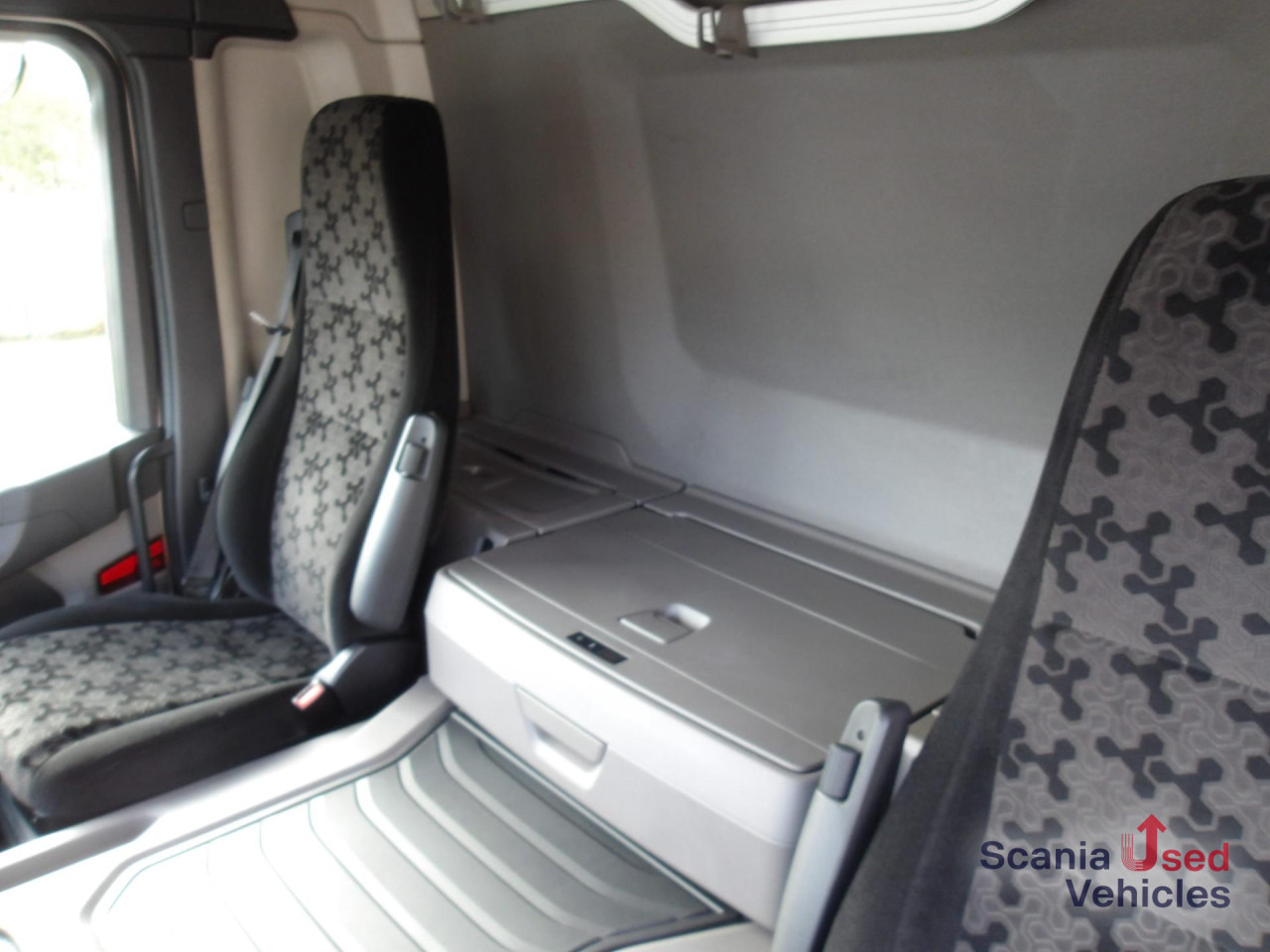 Beverage truck SCANIA P 320 B6x2*4LB / Full Air / Getränkefahrzeug: picture 12 Beverage truck SCANIA P 320 B6x2*4LB / Full Air / Getränkefahrzeug: picture 12