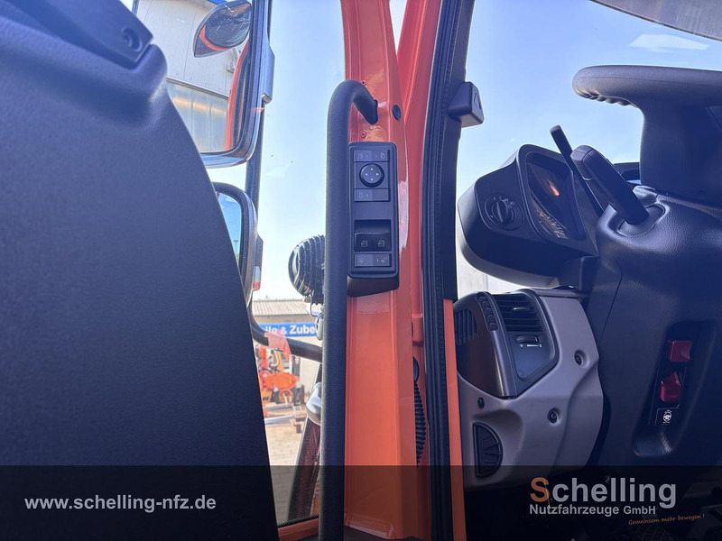 Truck Mercedes-Benz U427: picture 8