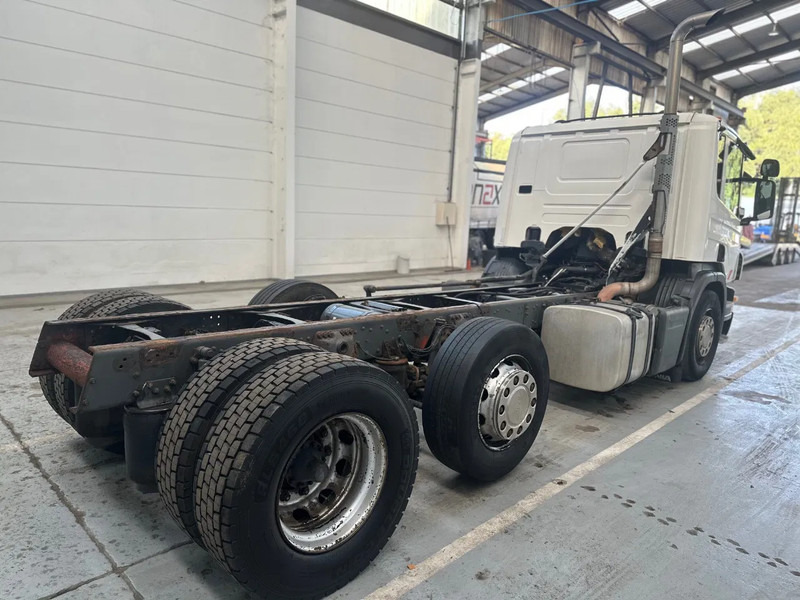 Scania P230 6X2 / Essieu relevable directionnel / Stuurbare liftas / Steerable lift axle / RETARDER / 481205 - Cab chassis truck: picture 4 Scania P230 6X2 / Essieu relevable directionnel / Stuurbare liftas / Steerable lift axle / RETARDER / 481205 - Cab chassis truck: picture 4