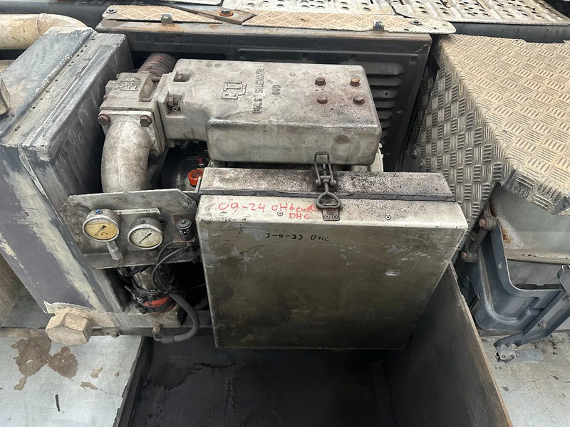 Tractor unit Scania P114-340 G 6x2-6x4 / compresseur - compressor / EURO 2: picture 7 Tractor unit Scania P114-340 G 6x2-6x4 / compresseur - compressor / EURO 2: picture 7