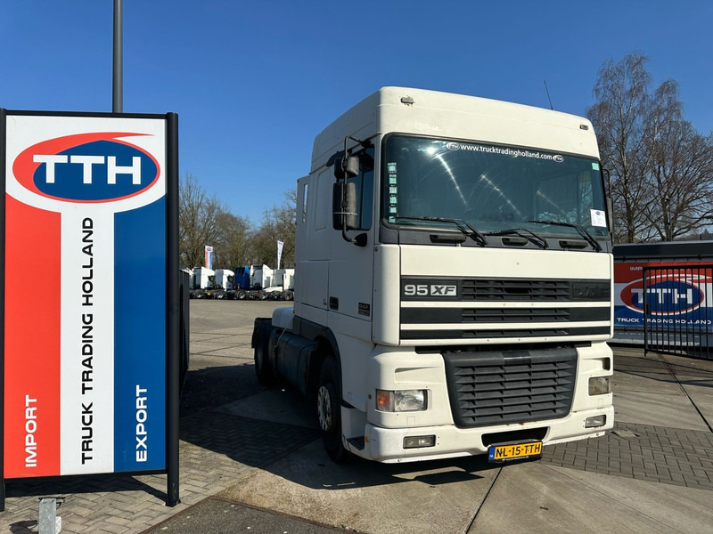 Tractor unit DAF XF95.430 SpaceCab Manual gearbox Euro2: picture 1