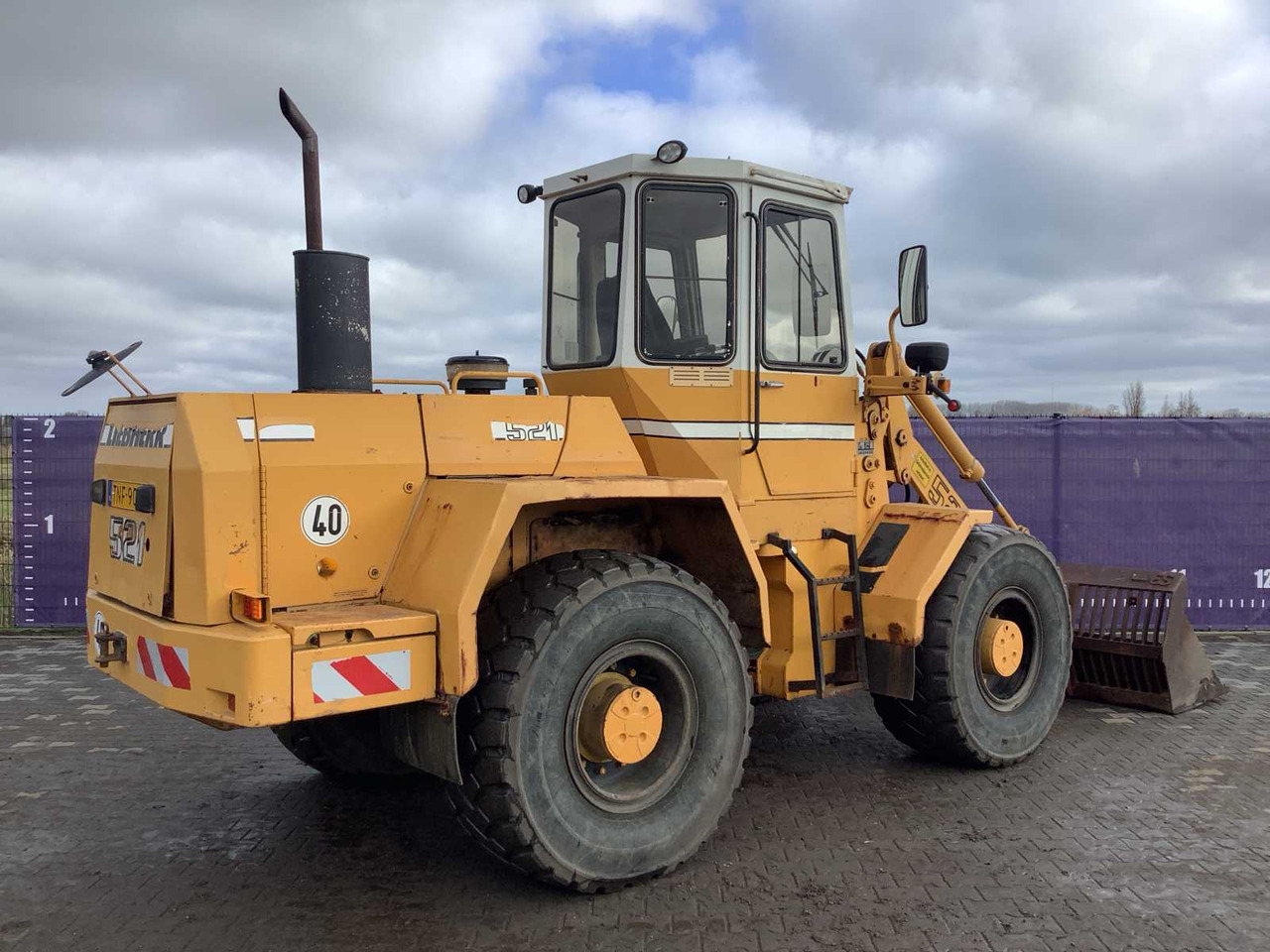 1989 - LIEBHERR - L521 - SHOVEL - Wheel loader: picture 3 1989 - LIEBHERR - L521 - SHOVEL - Wheel loader: picture 3