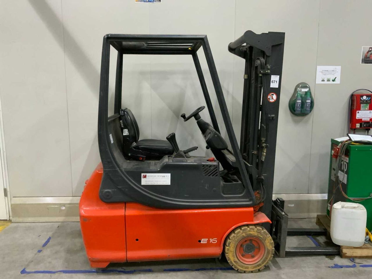 1997 LINDE E16 FORKLIFT - Forklift: picture 2 1997 LINDE E16 FORKLIFT - Forklift: picture 2
