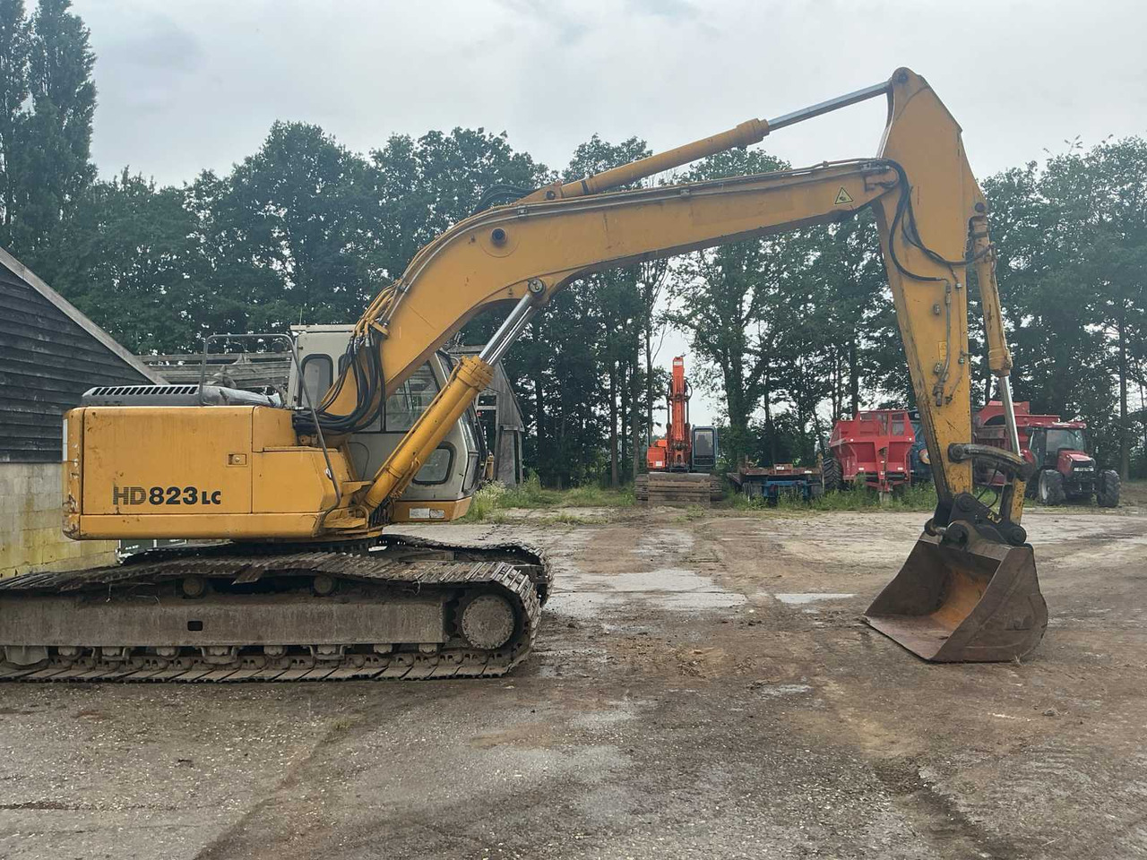 2000 KATO HD823LC CRAWLER EXCAVATOR - Excavator: picture 4 2000 KATO HD823LC CRAWLER EXCAVATOR - Excavator: picture 4