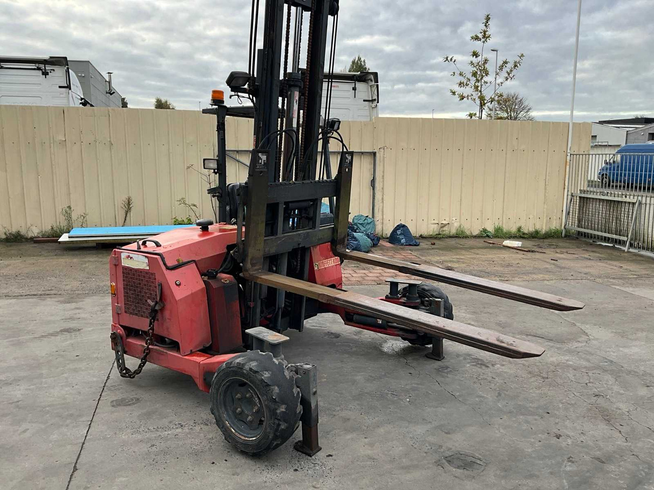 2005 MOFFET CAGE M3-20.4 TAKEAWAY FORKLIFT - Forklift: picture 4 2005 MOFFET CAGE M3-20.4 TAKEAWAY FORKLIFT - Forklift: picture 4