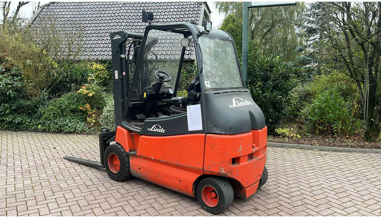 2006 LINDE E30-03 FORKLIFT - Forklift: picture 2 2006 LINDE E30-03 FORKLIFT - Forklift: picture 2
