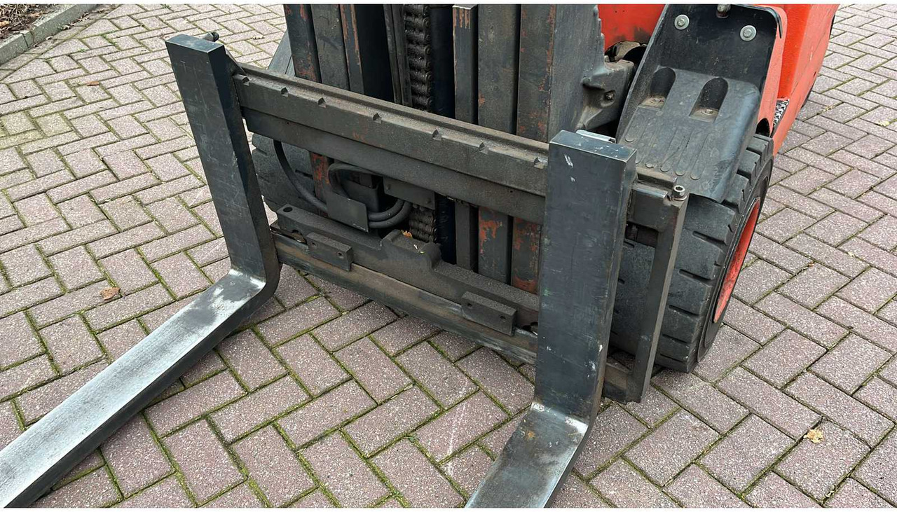 2006 LINDE E30-03 FORKLIFT - Forklift: picture 4 2006 LINDE E30-03 FORKLIFT - Forklift: picture 4