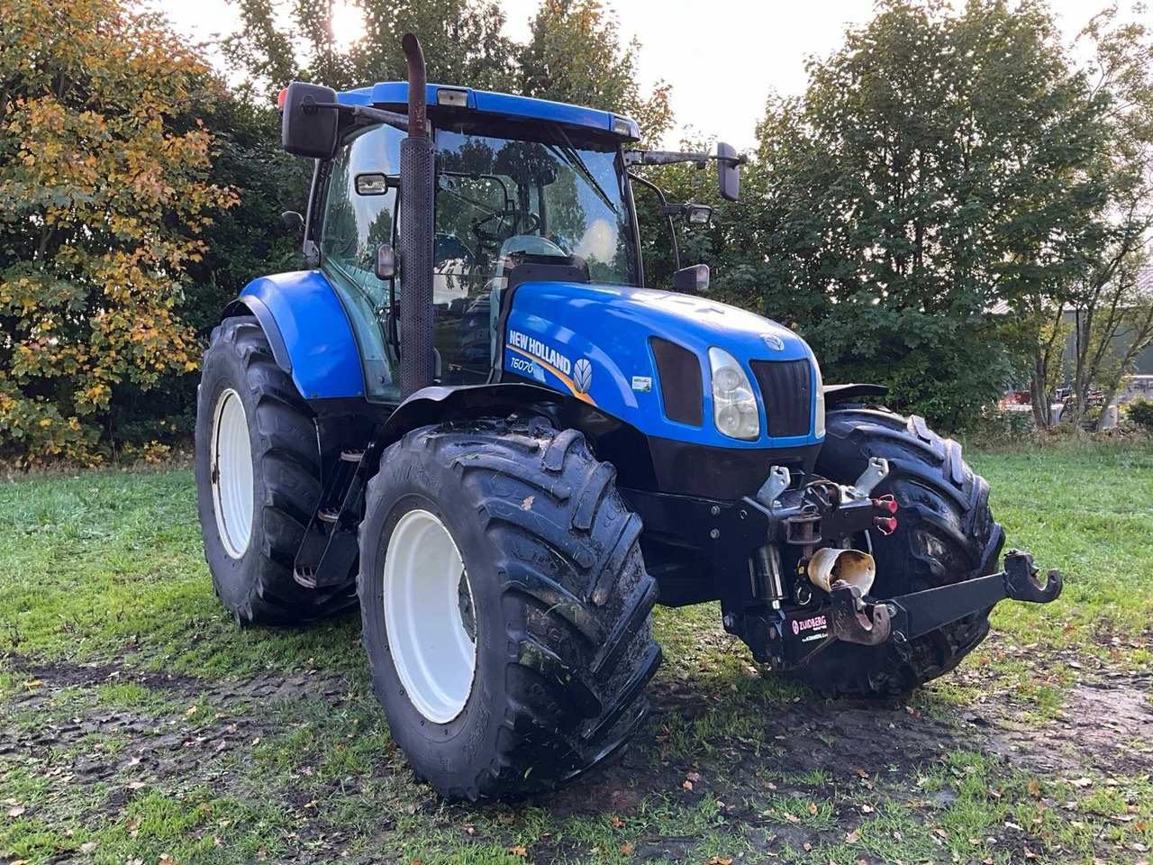 2008 NEW HOLLAND T6070 FOUR WHEEL DRIVE FARM TRACTOR - Farm tractor: picture 4 2008 NEW HOLLAND T6070 FOUR WHEEL DRIVE FARM TRACTOR - Farm tractor: picture 4