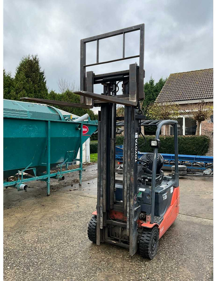 2010 TOYOTA 8FBET18 FORKLIFT - Forklift: picture 3 2010 TOYOTA 8FBET18 FORKLIFT - Forklift: picture 3