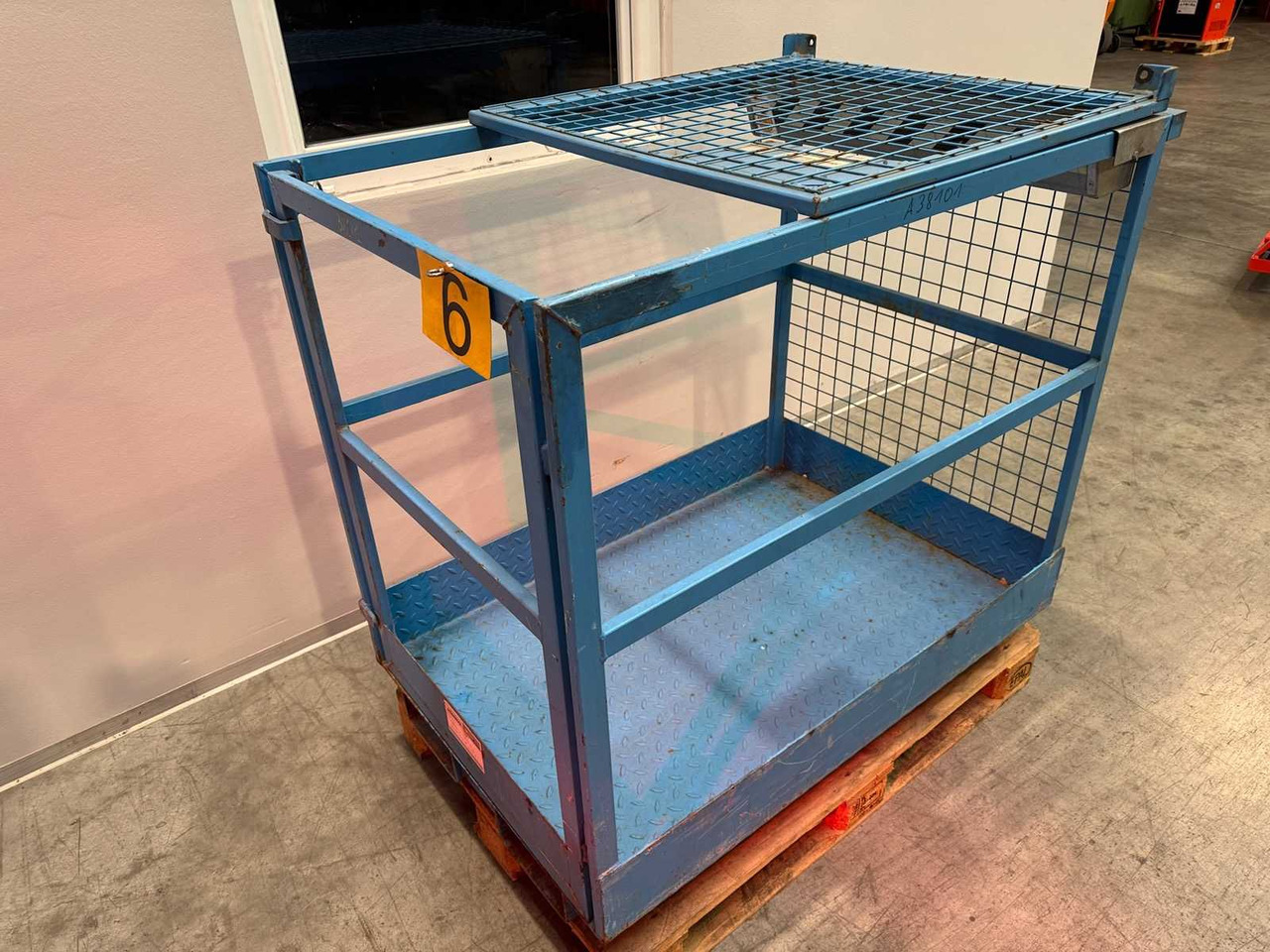 2011 BAUER WORK CAGE FUSE CAGE LATTICE BOX FORKLIFT REACH TRUCK - Forklift: picture 2 2011 BAUER WORK CAGE FUSE CAGE LATTICE BOX FORKLIFT REACH TRUCK - Forklift: picture 2