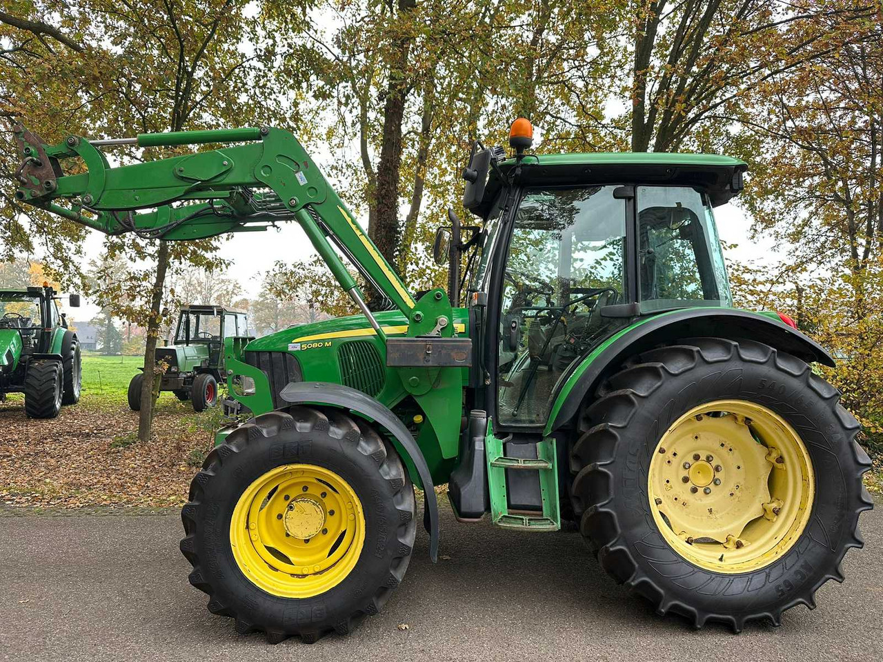 2011 JOHN DEERE 5080M FOUR WHEEL DRIVE FARM TRACTOR - Farm tractor: picture 2 2011 JOHN DEERE 5080M FOUR WHEEL DRIVE FARM TRACTOR - Farm tractor: picture 2