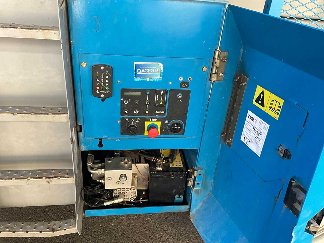 Aerial platform 2014 GENIE GS5390 AERIAL PLATFORM: picture 7 Aerial platform 2014 GENIE GS5390 AERIAL PLATFORM: picture 7