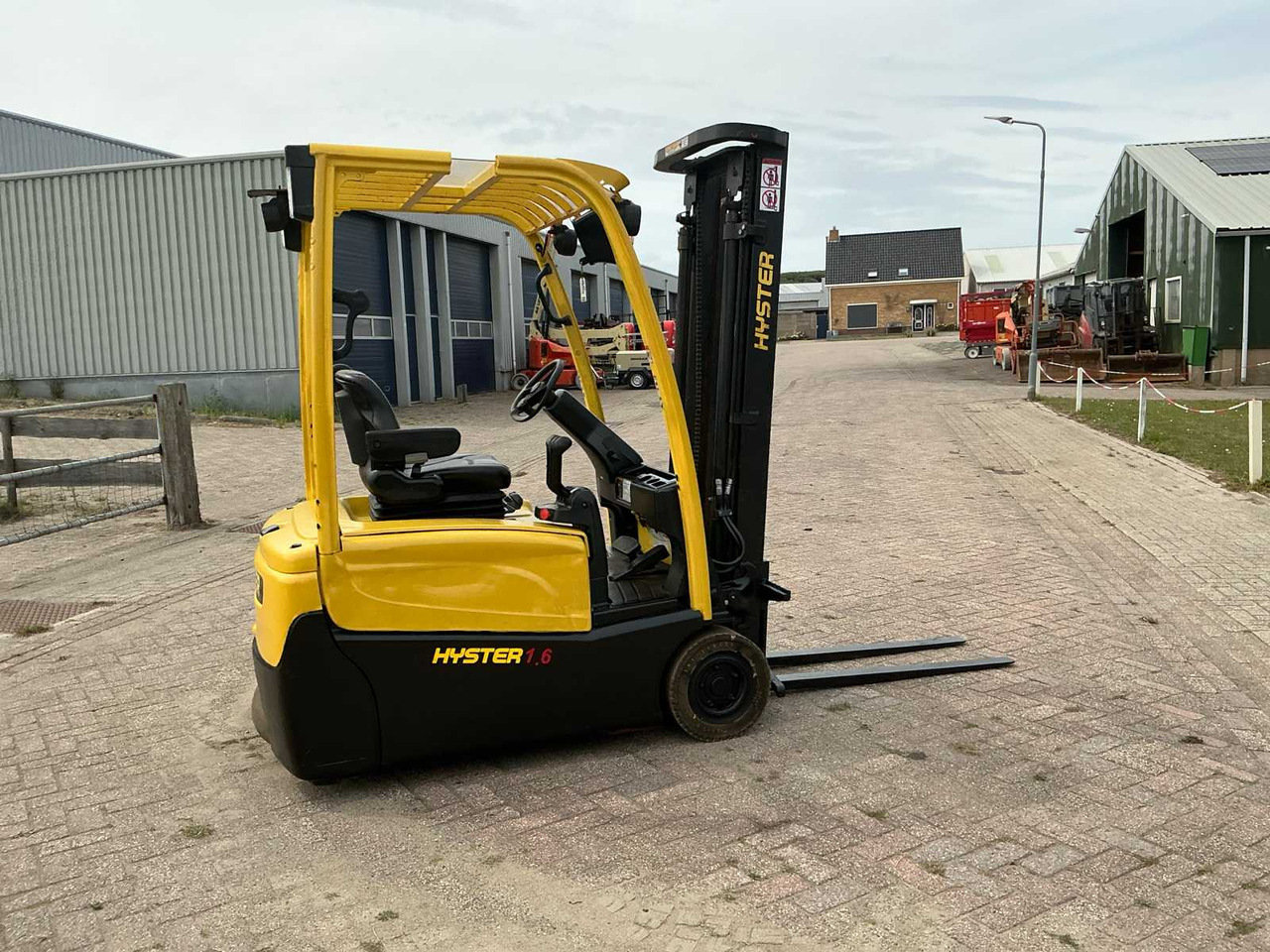 2016 HYSTER J16XNTMWB FORKLIFT - Forklift: picture 5 2016 HYSTER J16XNTMWB FORKLIFT - Forklift: picture 5