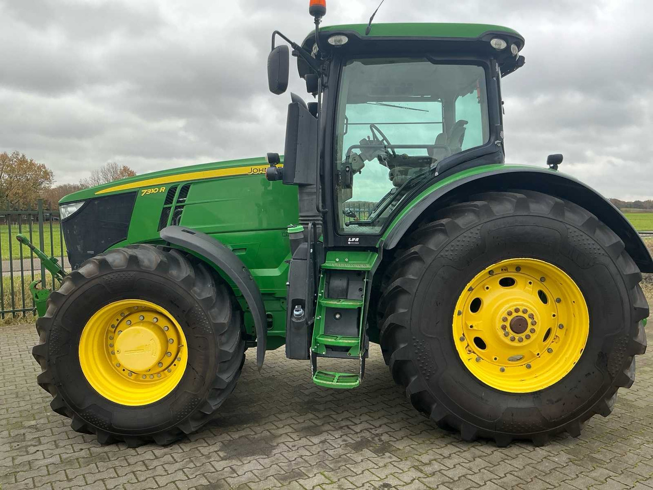 2016 JOHN DEERE 7310 R ALL-WHEEL DRIVE FARM TRACTOR - Farm tractor: picture 5 2016 JOHN DEERE 7310 R ALL-WHEEL DRIVE FARM TRACTOR - Farm tractor: picture 5