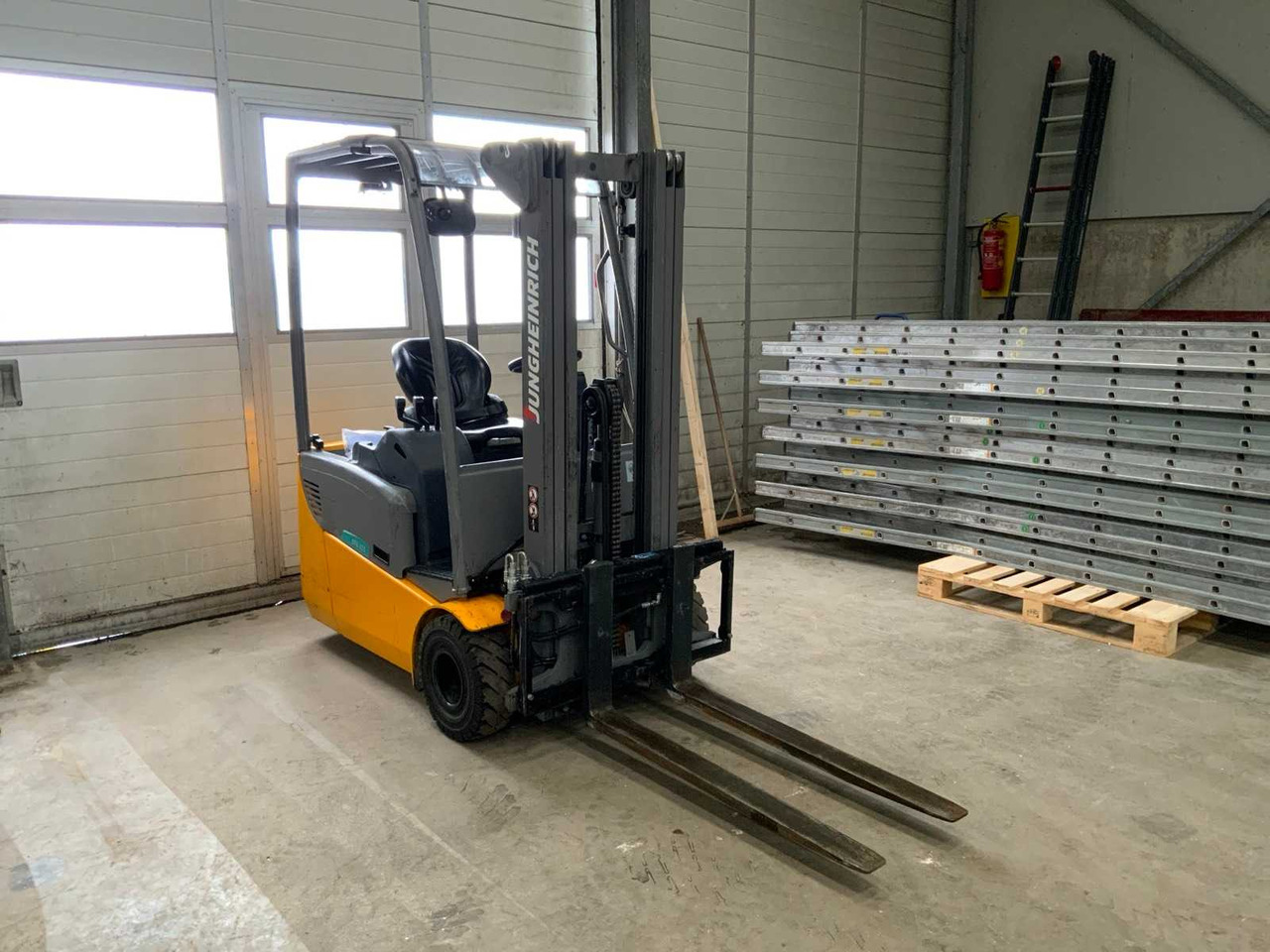 2016 JUNGHEINRICH EFG 115 FORKLIFT - Forklift: picture 1 2016 JUNGHEINRICH EFG 115 FORKLIFT - Forklift: picture 1