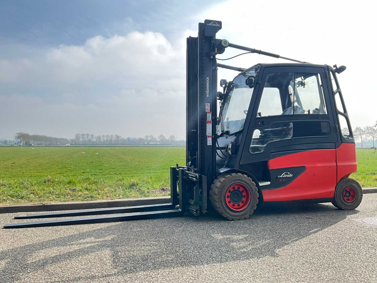 2017 LINDE E50HL 5000KG FORKLIFT TRUCK PACKED WITH OPTIONS - Forklift: picture 1 2017 LINDE E50HL 5000KG FORKLIFT TRUCK PACKED WITH OPTIONS - Forklift: picture 1