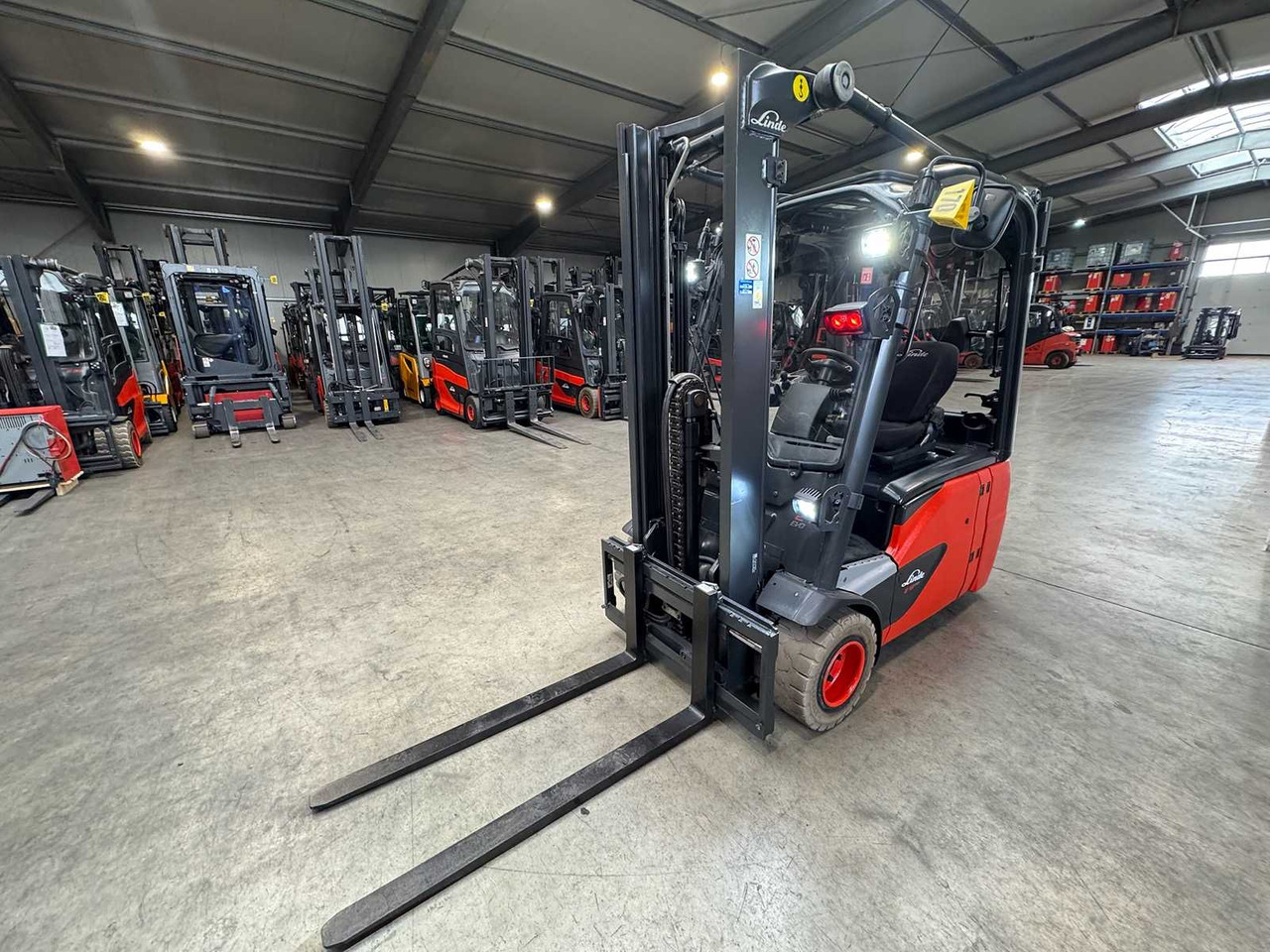 2018 SERVICE+UVV 10/2026 LINDE E18 EVO 1,800KG DUPLEX FREE LIFT ELECTRIC FORKLIFT 4,950 HOURS E20 - Forklift: picture 2 2018 SERVICE+UVV 10/2026 LINDE E18 EVO 1,800KG DUPLEX FREE LIFT ELECTRIC FORKLIFT 4,950 HOURS E20 - Forklift: picture 2