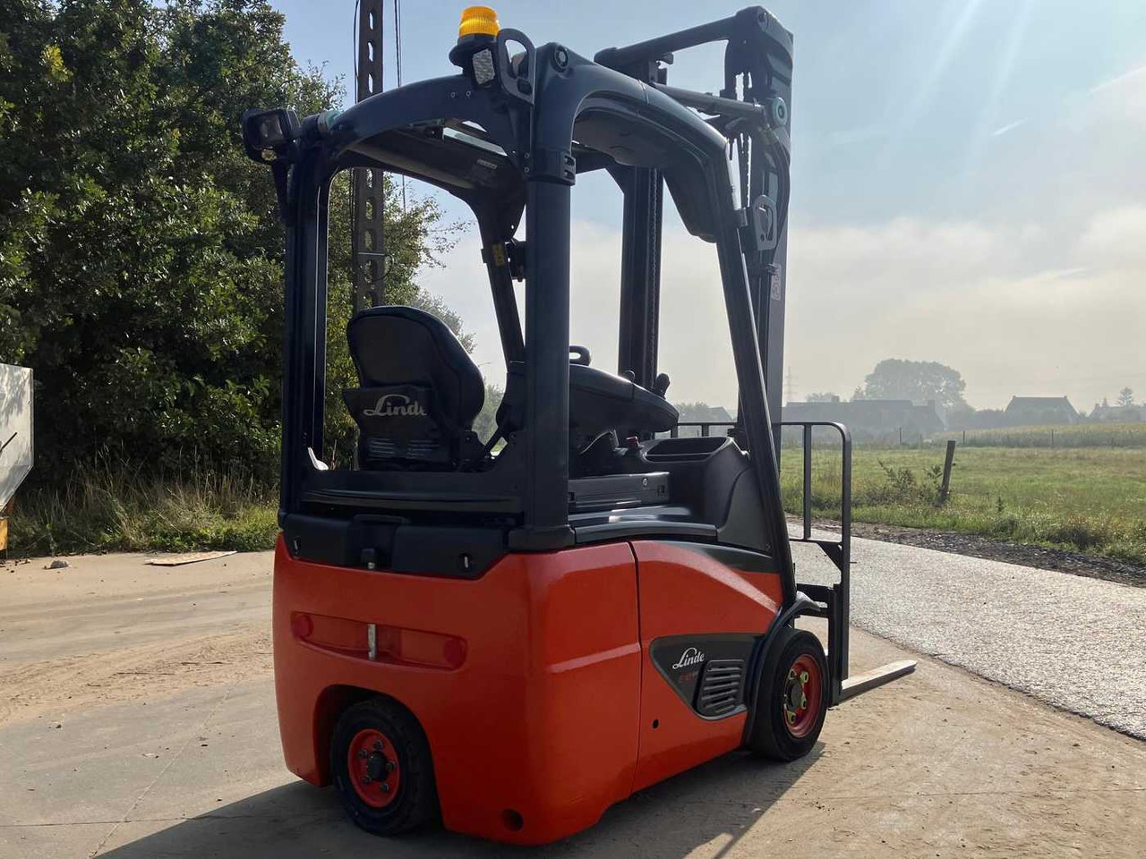 2019 LINDE E12 ELECTRIC FORKLIFT TRUCK - Forklift: picture 5 2019 LINDE E12 ELECTRIC FORKLIFT TRUCK - Forklift: picture 5
