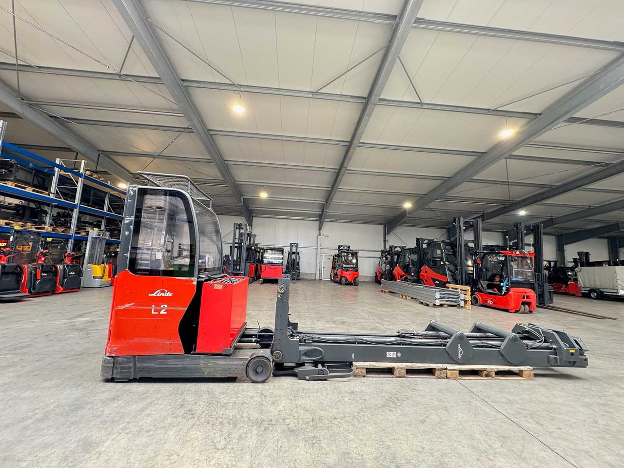 2020 LINDE R16HD ELECTRIC FORKLIFT REACH TRUCK 10 METERS LIFTING HEIGHT CAB 12,911 HOURS - Forklift: picture 2 2020 LINDE R16HD ELECTRIC FORKLIFT REACH TRUCK 10 METERS LIFTING HEIGHT CAB 12,911 HOURS - Forklift: picture 2