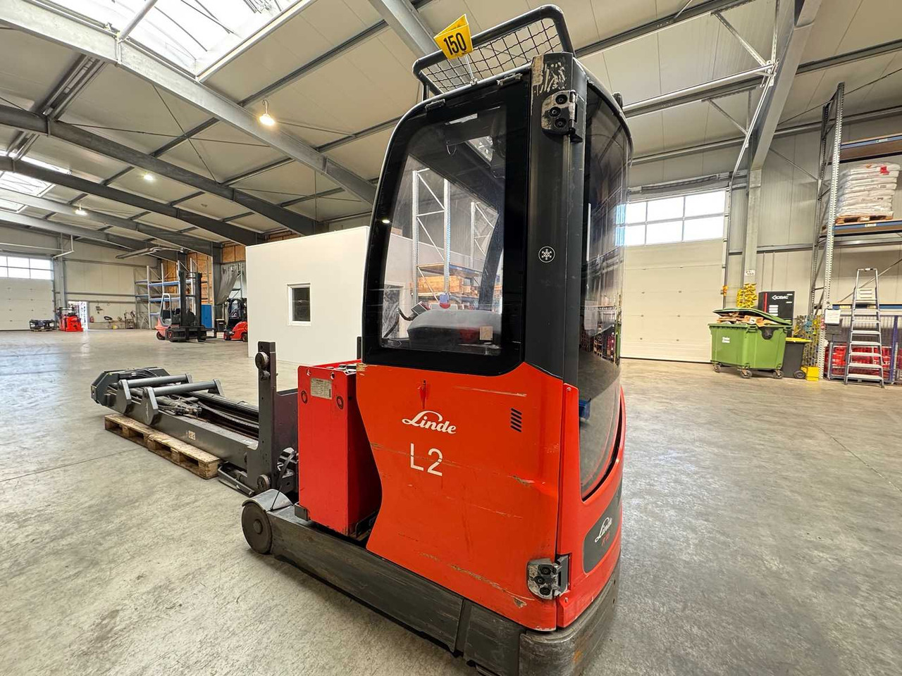 2020 LINDE R16HD ELECTRIC FORKLIFT REACH TRUCK 10 METERS LIFTING HEIGHT CAB 12,911 HOURS - Forklift: picture 4 2020 LINDE R16HD ELECTRIC FORKLIFT REACH TRUCK 10 METERS LIFTING HEIGHT CAB 12,911 HOURS - Forklift: picture 4