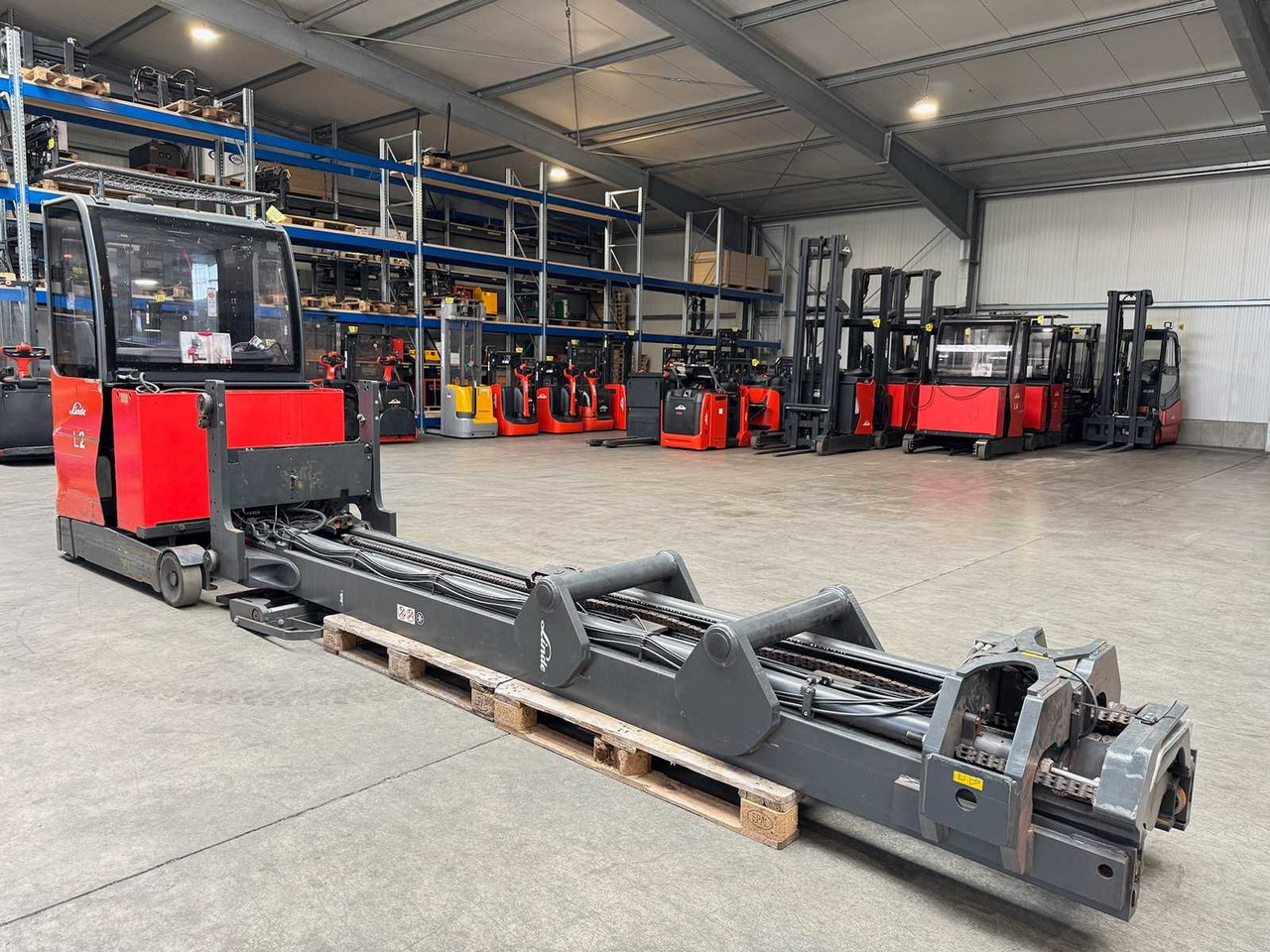 2020 LINDE R16HD ELECTRIC FORKLIFT REACH TRUCK 10 METERS LIFTING HEIGHT CAB 12,911 HOURS - Forklift: picture 3 2020 LINDE R16HD ELECTRIC FORKLIFT REACH TRUCK 10 METERS LIFTING HEIGHT CAB 12,911 HOURS - Forklift: picture 3