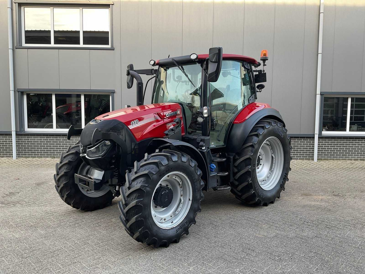2021 CASE IH VESTRUM 110 CVXDRIVE ALL-WHEEL DRIVE FARM TRACTOR - Farm tractor: picture 1 2021 CASE IH VESTRUM 110 CVXDRIVE ALL-WHEEL DRIVE FARM TRACTOR - Farm tractor: picture 1
