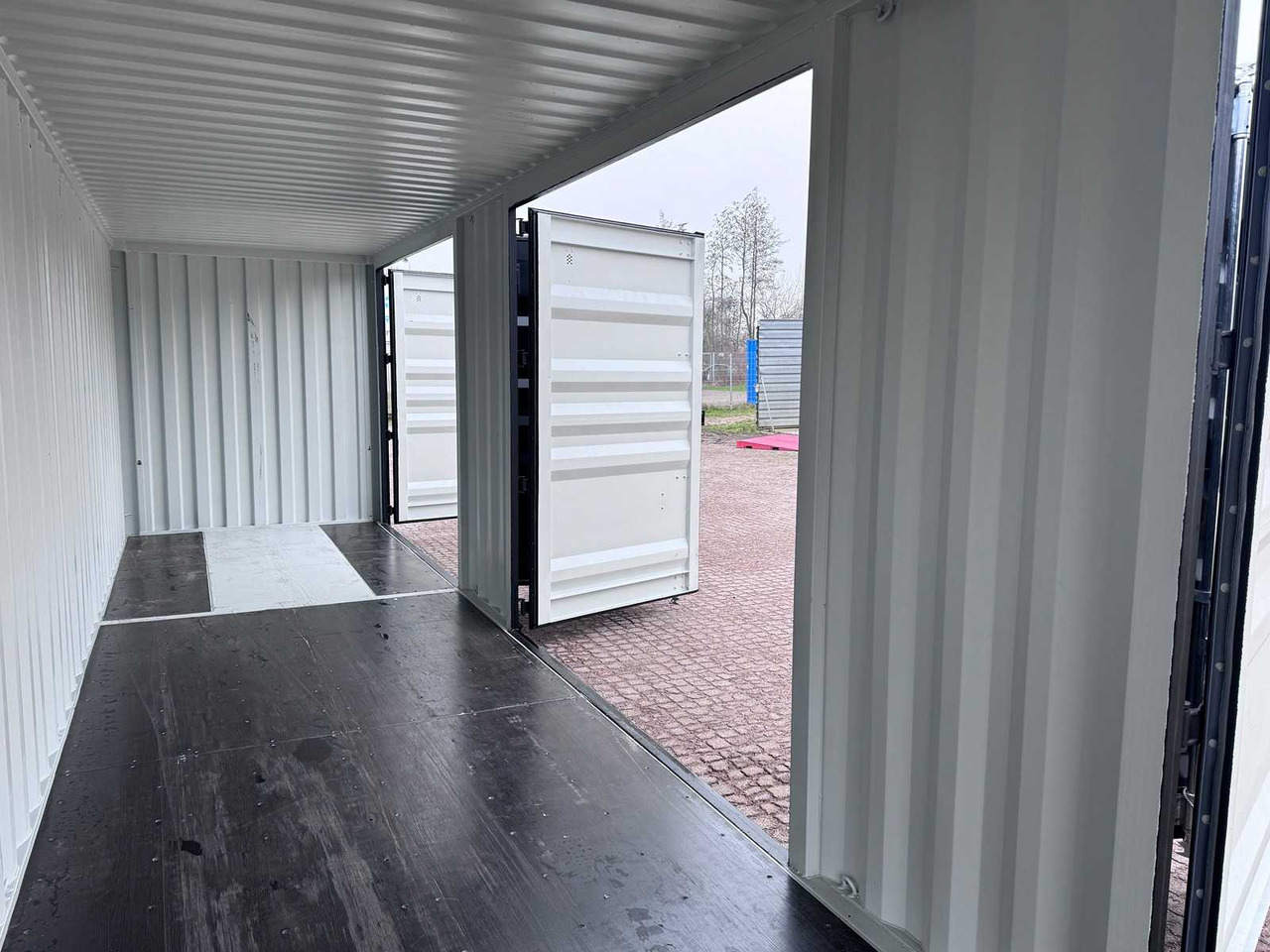 Shipping container 40ft HQ High Cube shipping container with 3 side doors: picture 18