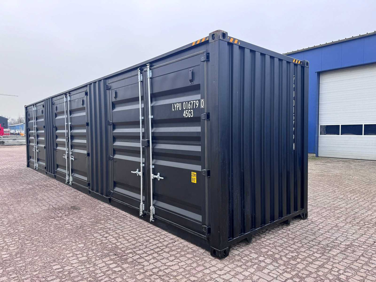 40ft High Cube shipping container with 3 side doors - Shipping container: picture 3 40ft High Cube shipping container with 3 side doors - Shipping container: picture 3