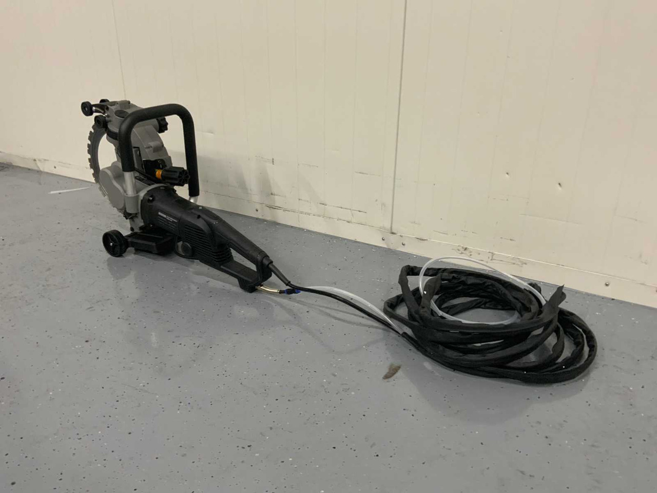 AC8300 - Concrete equipment: picture 3 AC8300 - Concrete equipment: picture 3