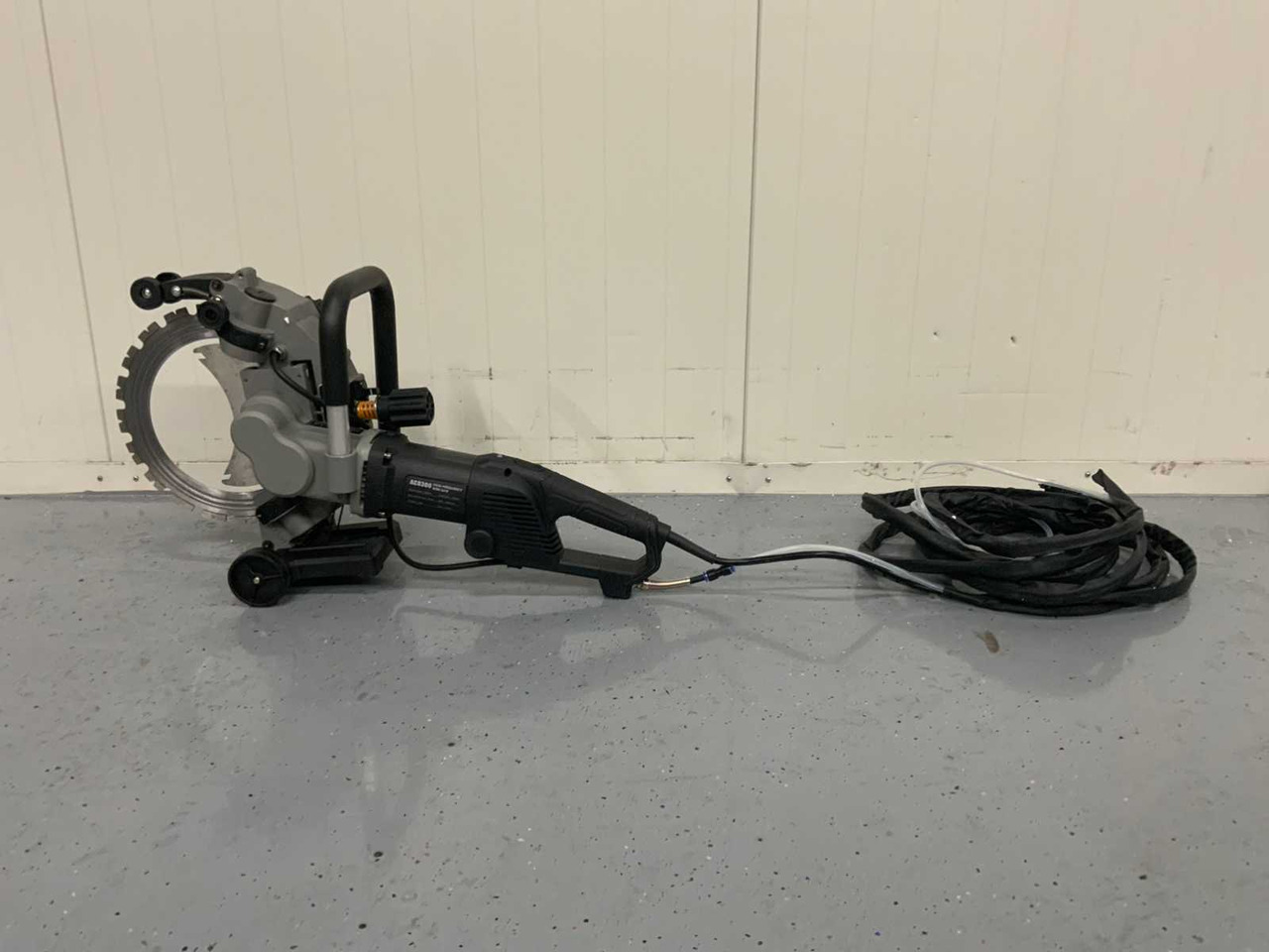 AC8300 - Concrete equipment: picture 2 AC8300 - Concrete equipment: picture 2